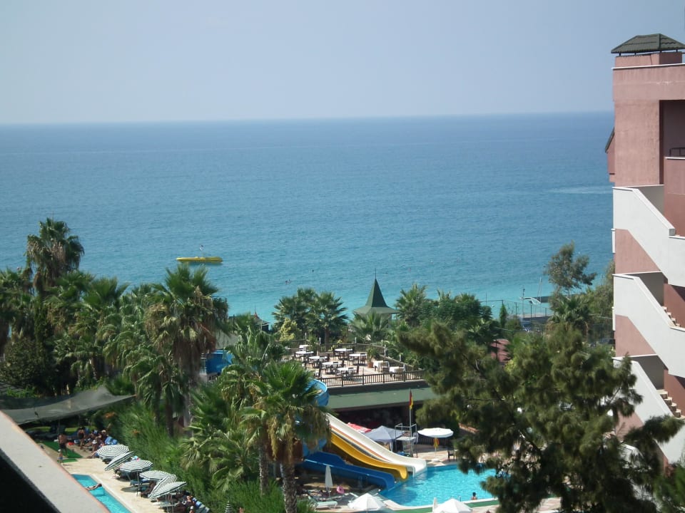 Z druhej izby bočný pohlad na more Hotel Meryan