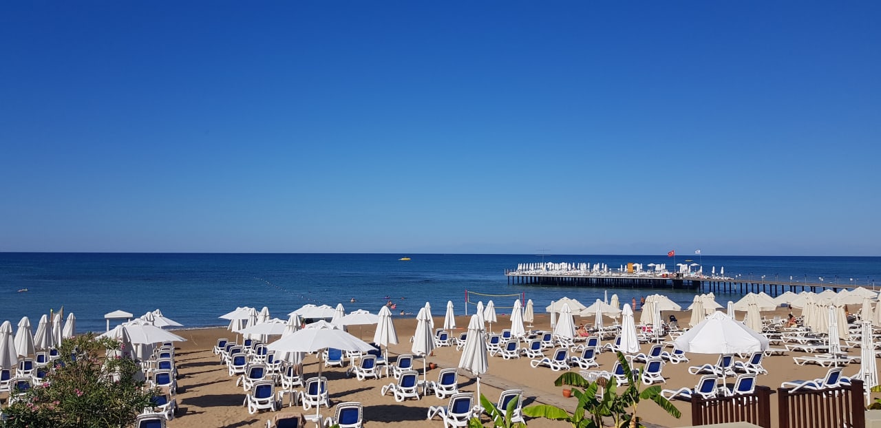 Strand Hotel Grand Side