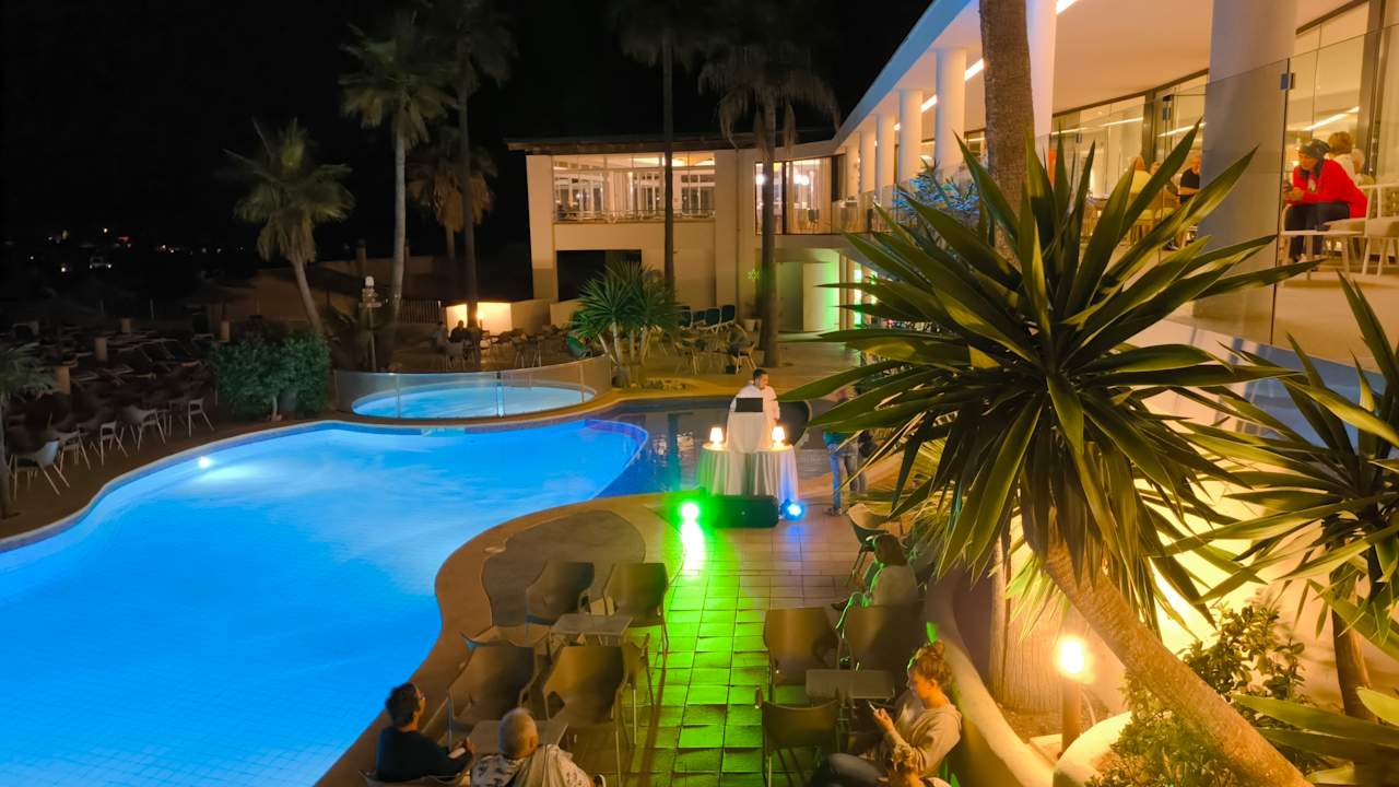 Außenansicht Flipflop Cala Mandia