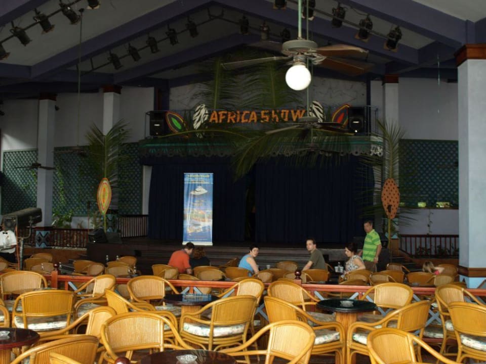 Showbühne RIU Mambo Playabachata Hotel