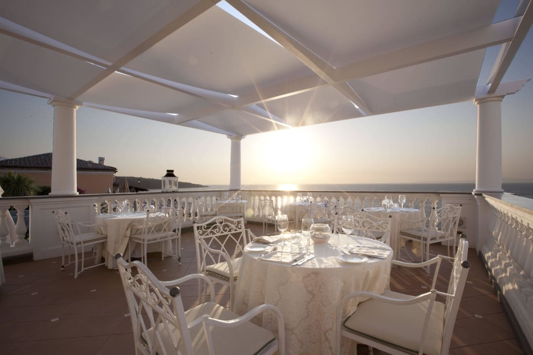Restaurat terrace Hotel Corallo Sorrento