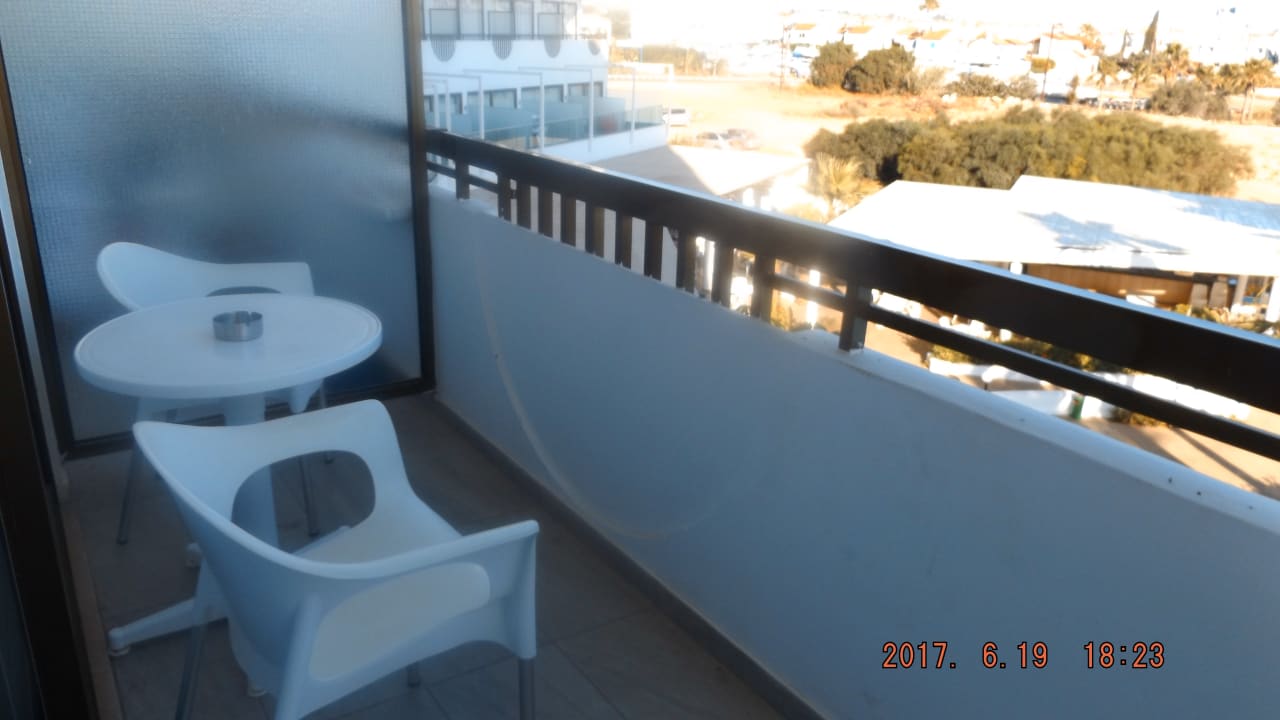 Zimmer Crystal Springs Beach Hotel