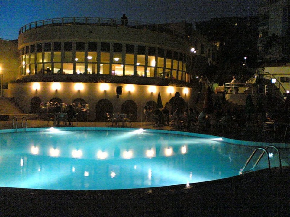 Pool nachts mit Beleuchtung Bodrum Holiday Resort & Spa