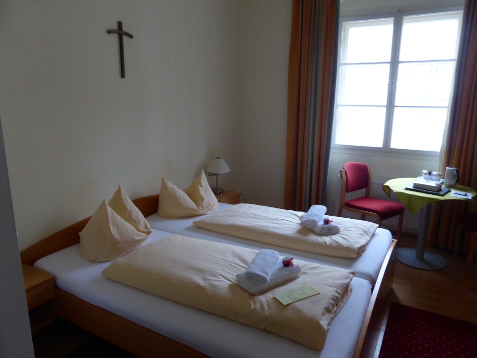 Zimmer Gästehaus im Priesterseminar Salzburg