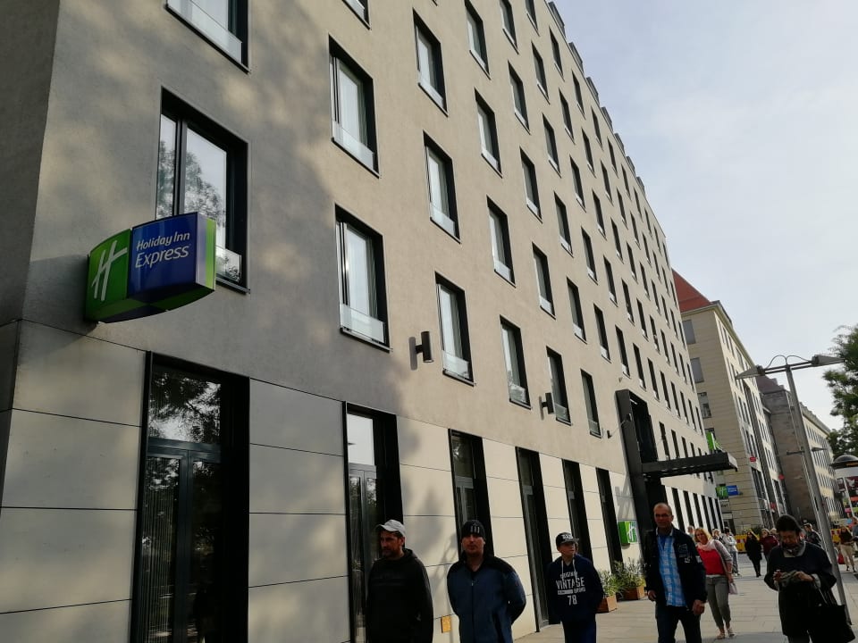 Außenansicht Premier Inn Dresden City Zentrum