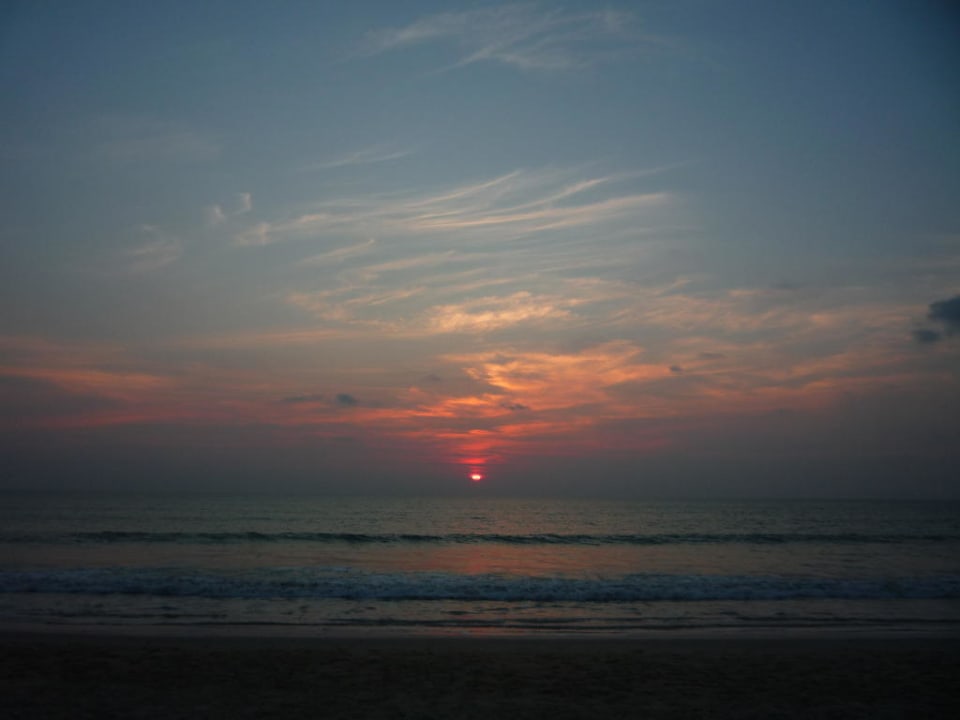 Sonnenuntergang am Hotelstrand Khaolak Orchid Beach Resort