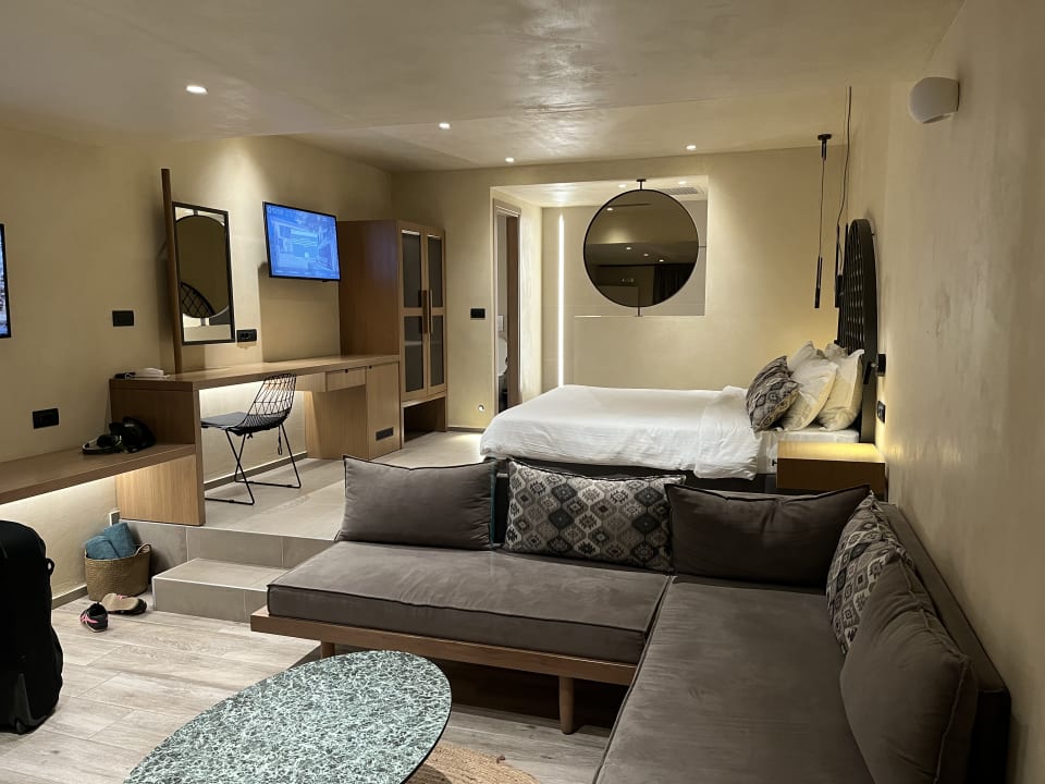 Zimmer Petousis Hotel & Suites