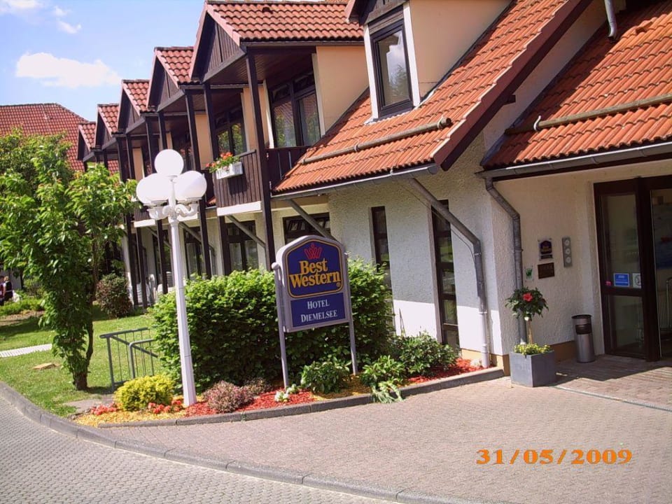 Hoteleingang Göbel's Seehotel Diemelsee