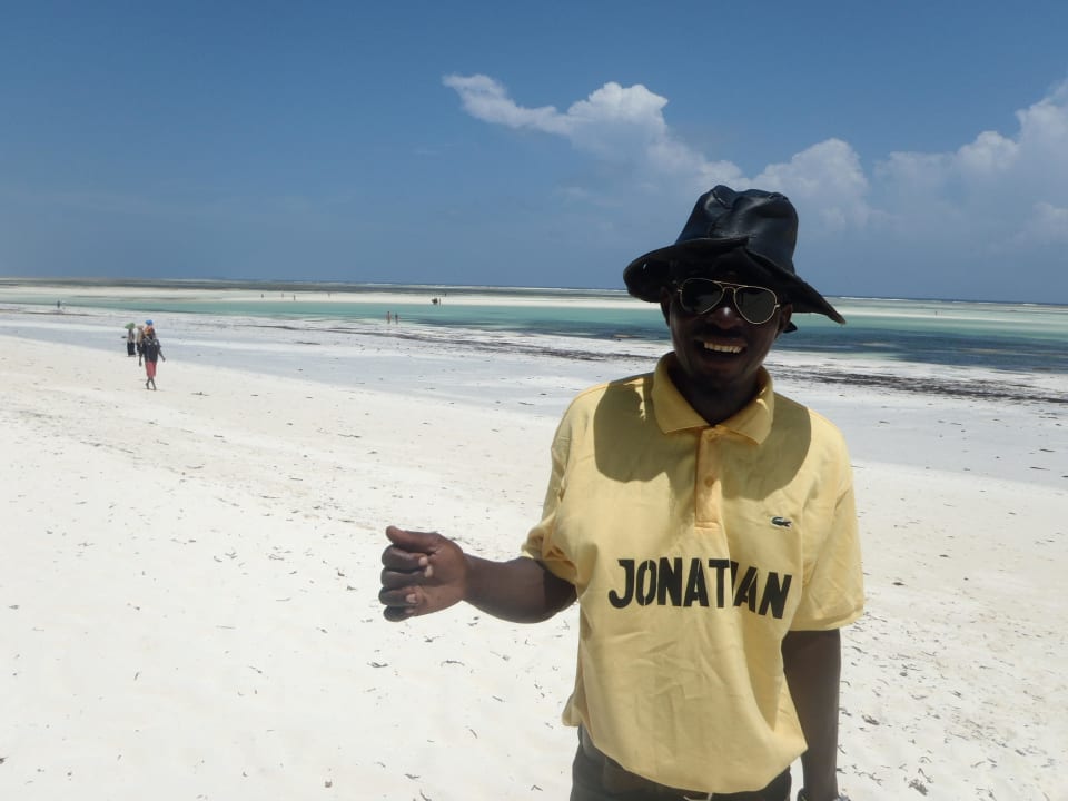 Jonathan - verkauft Ausflüge Neptune Pwani Beach Resort & Spa