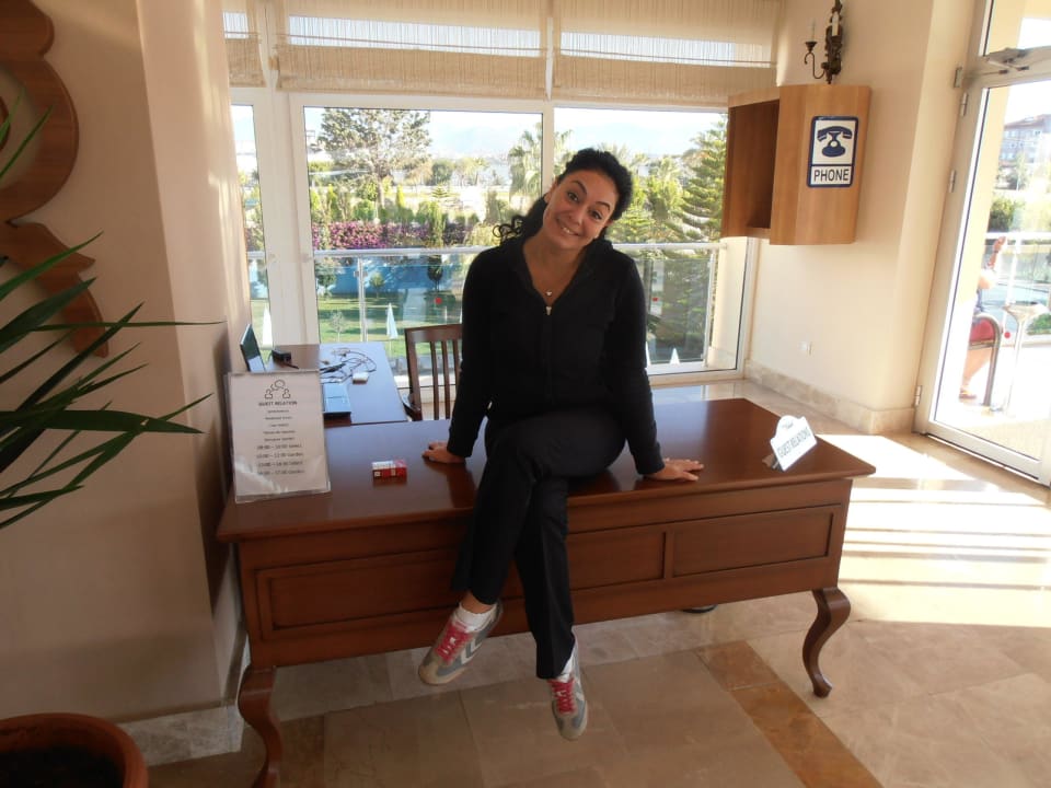 Banu die Gästebetreuerin immer für jeden zu sprechen Solivia Hotel