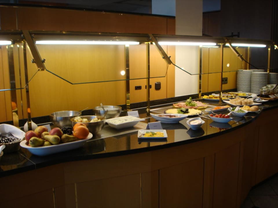 Teil vom Frühstücksbuffet Hotel am Motodrom