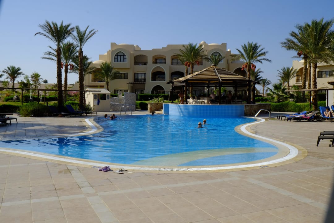 Pool JAZ Neo Saraya Palms