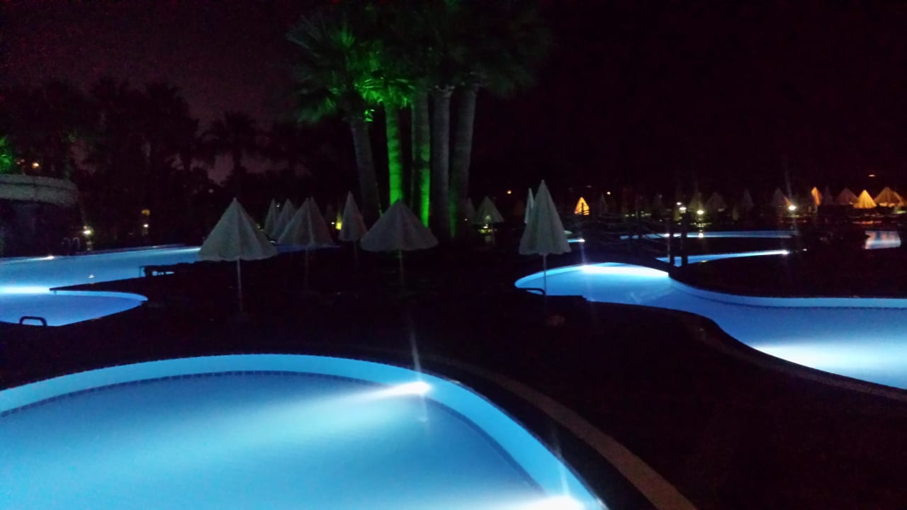 Abendbeleuchtung am Pool  Megasaray Club Belek