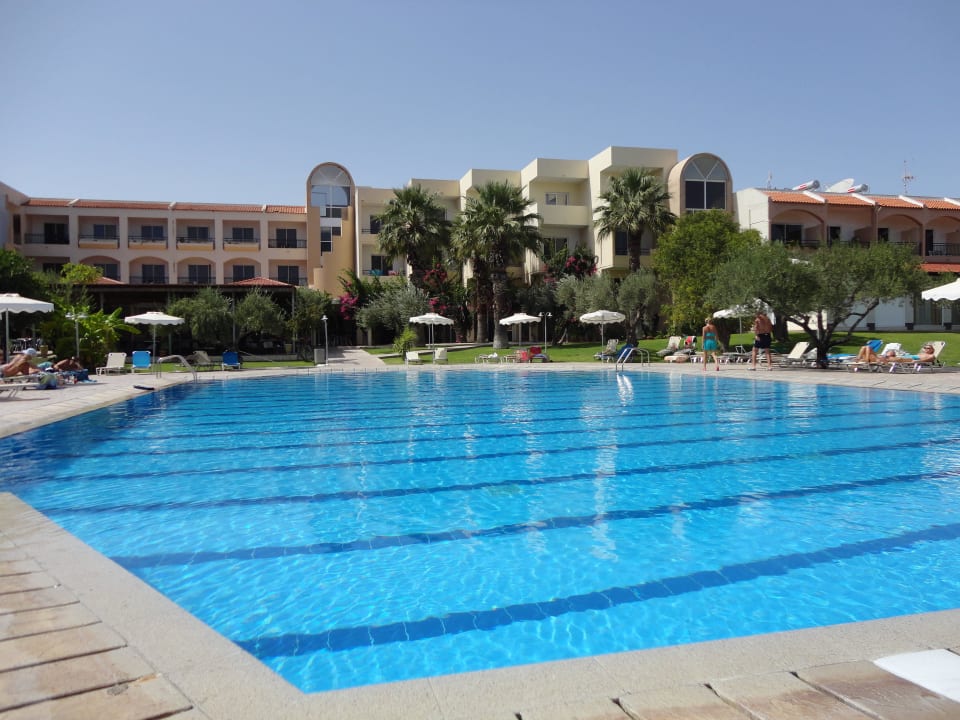 Pool Marianna Palace Hotel