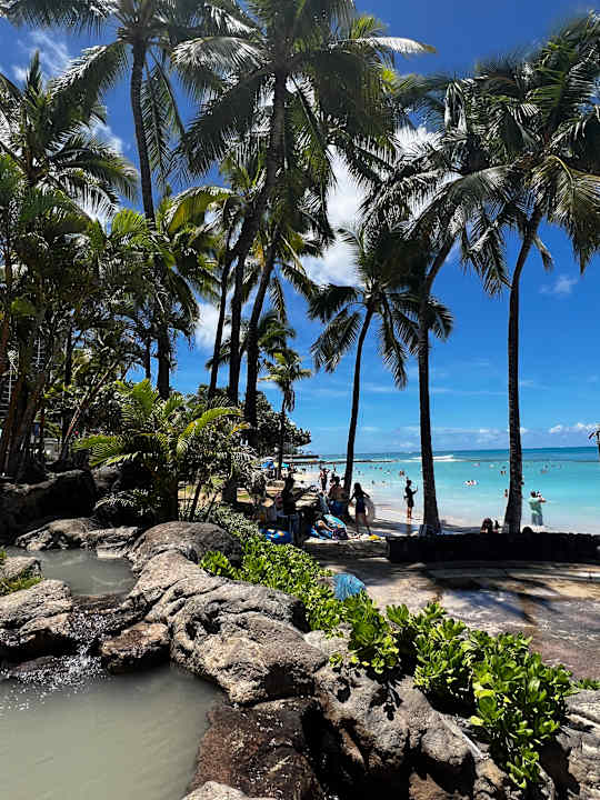 Strand Waikiki Beach Marriott Resort & Spa