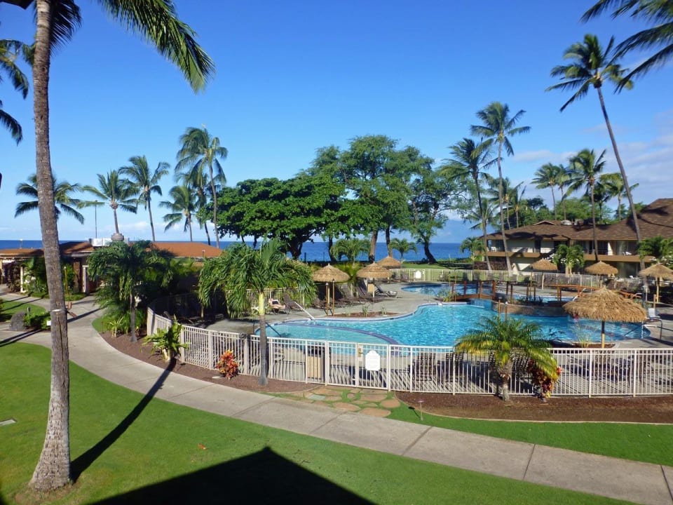 Blick auf die Poolanalage vom Studio E290 Aston Maui Kaanapali Villas
