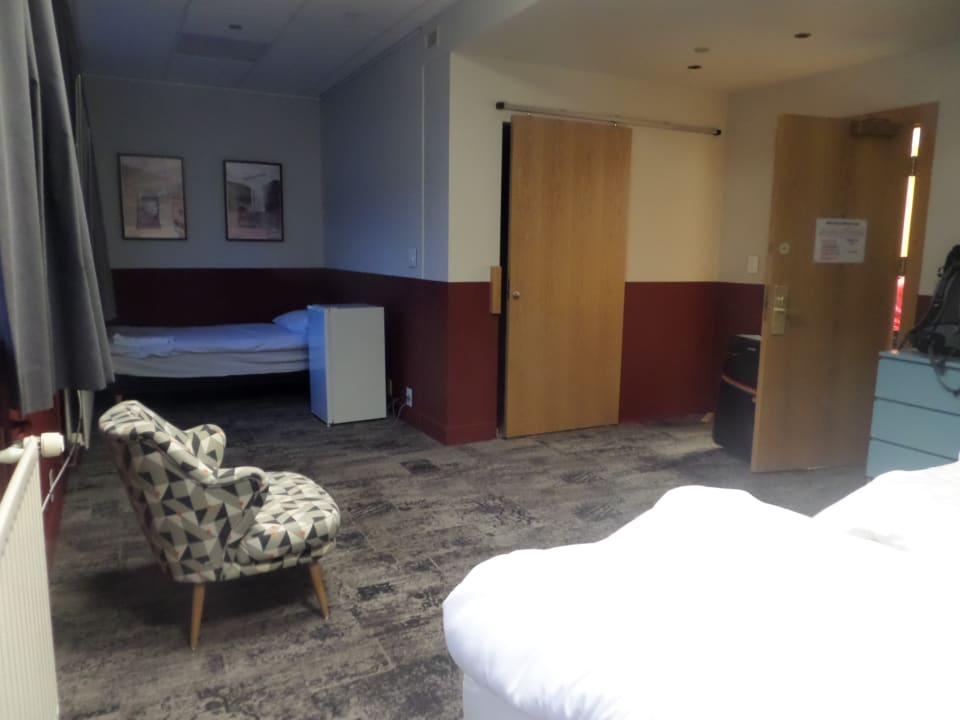 Zimmer Base Hotel by Keflavik Airport