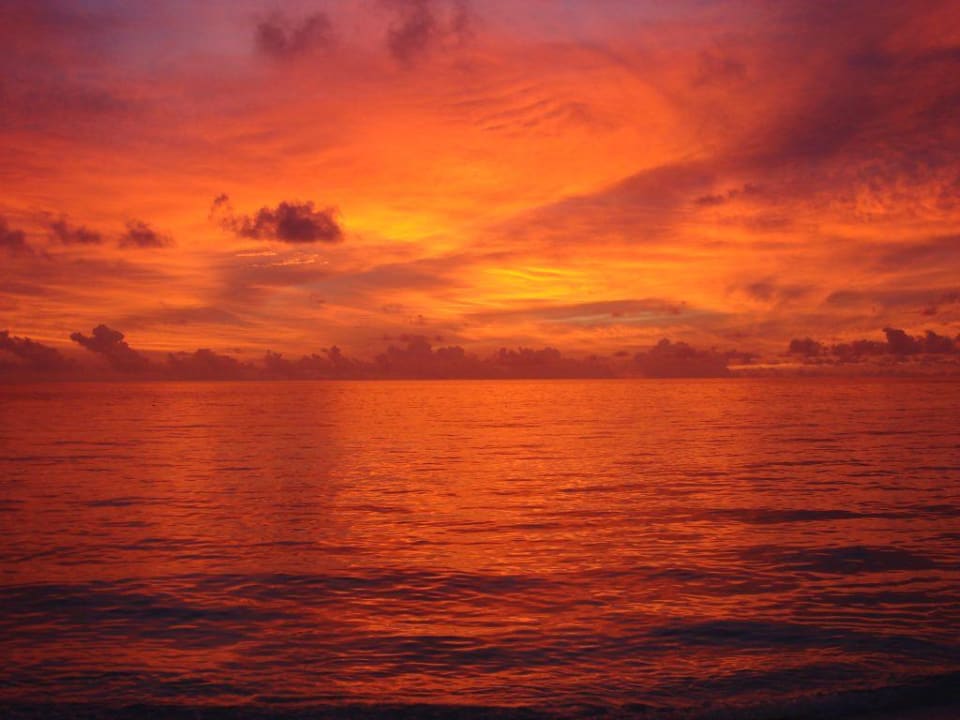 Sonnenuntergang Veligandu Maldives Resort Island