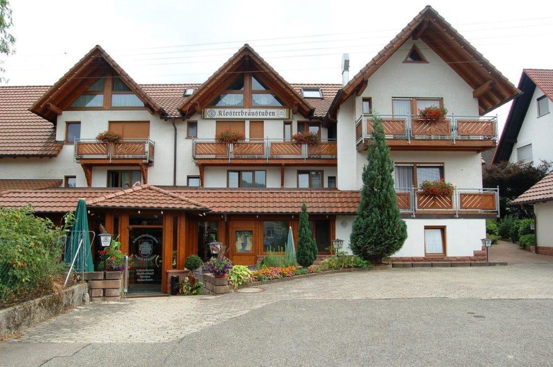 Rückansicht mit Biergarten Hotel Klosterbräustuben