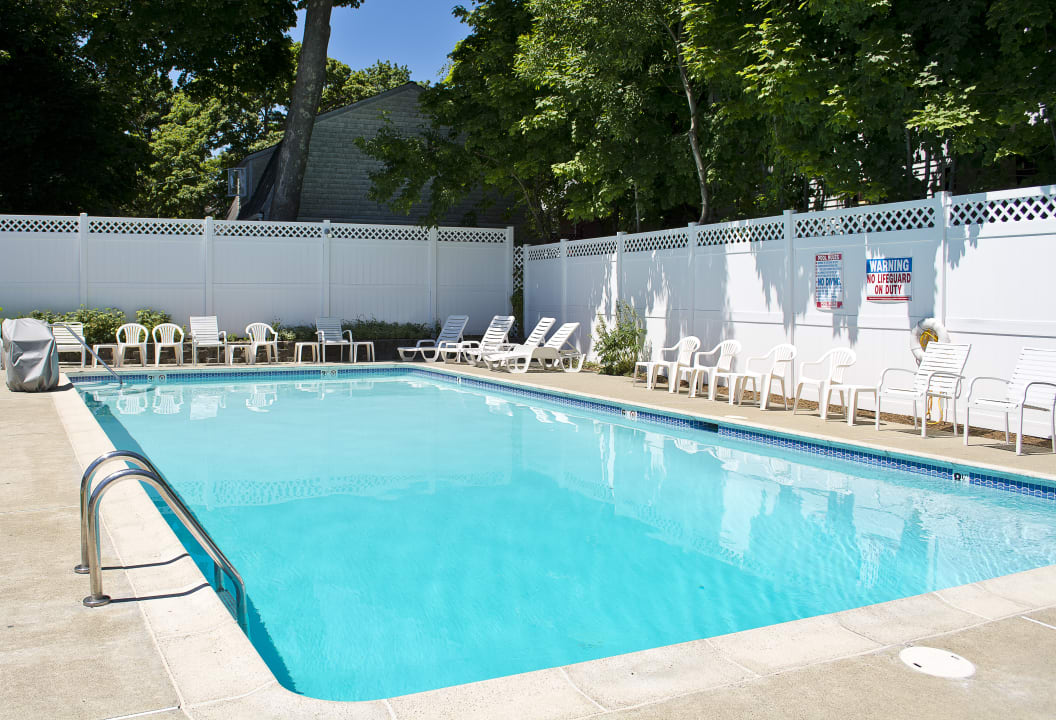 Pool Bar Harbor Villager Motel