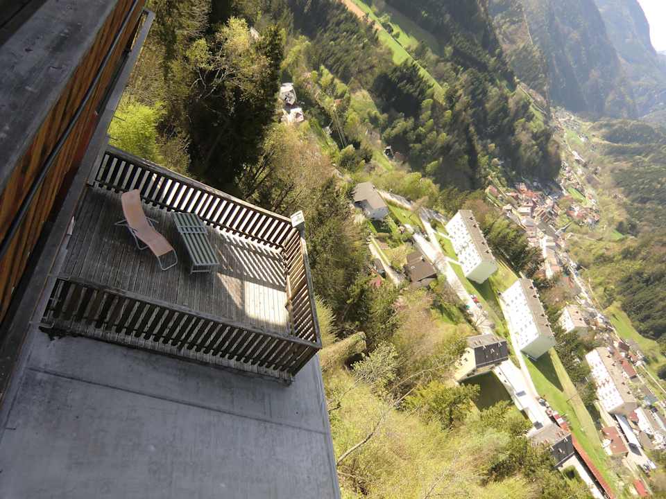 Die Realität der so schön fotografierten Terrasse Hotel Brunner