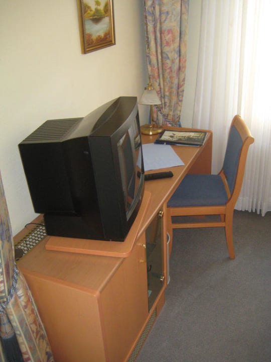 Blick auf den Schreibtisch Hotel Imperial Binz