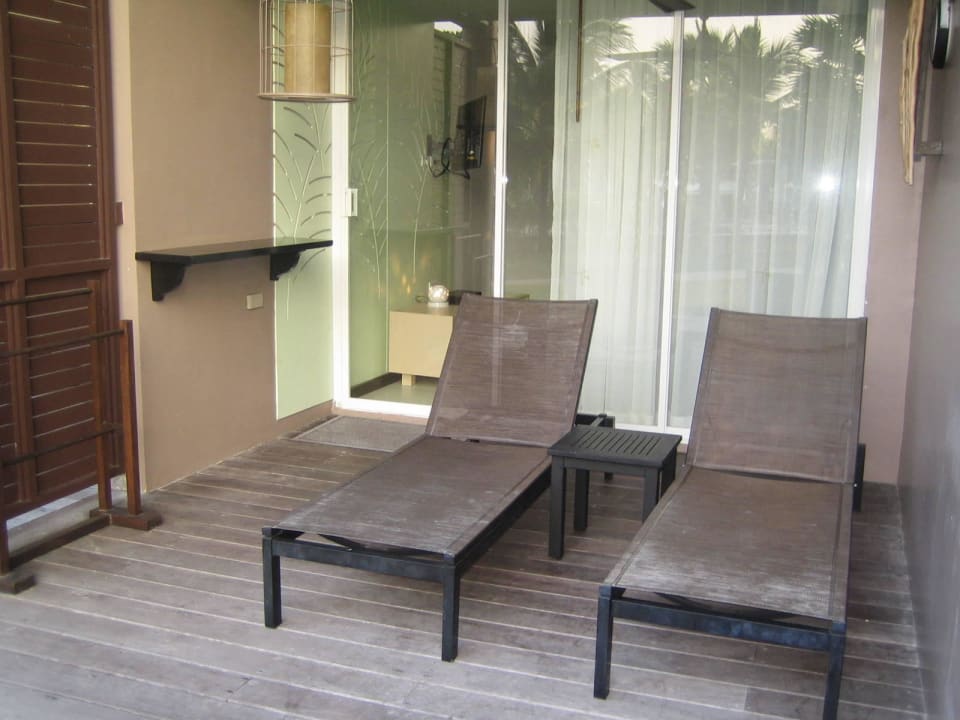 Blick auf die Terrasse The Sands Khao Lak by Katathani