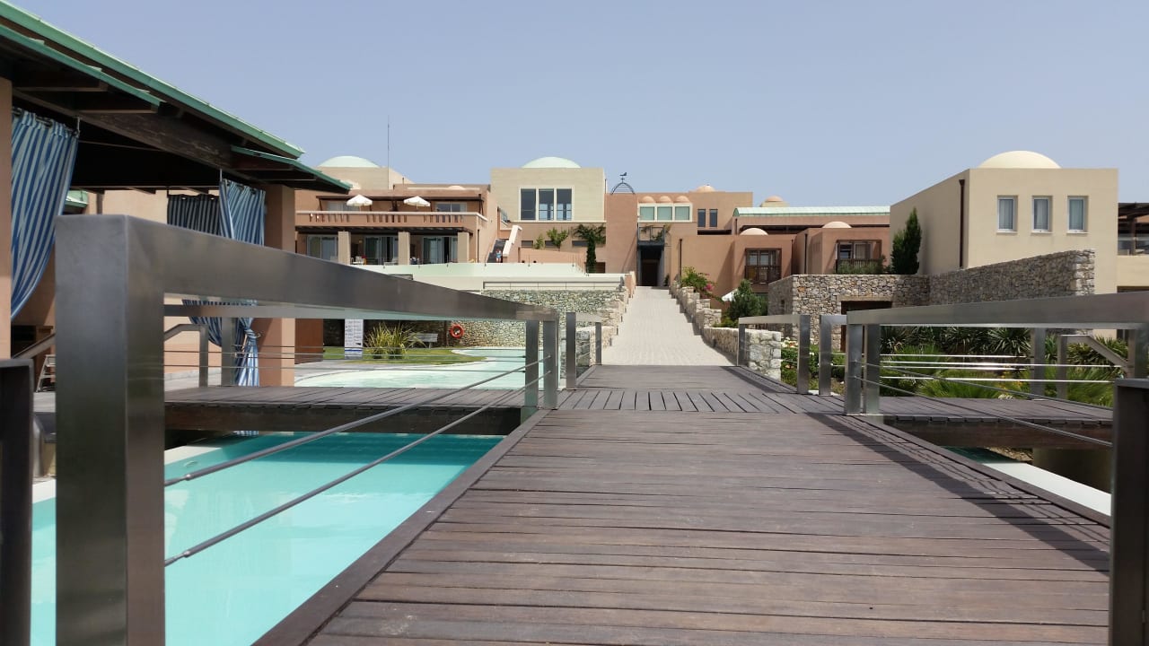 Auf dem Weg vom Strand ins Hotel Atlantica Belvedere Resort