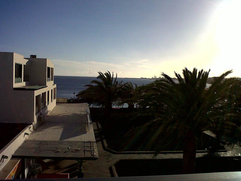 Vom Balkon auf Strand Neptuno Aparthotel