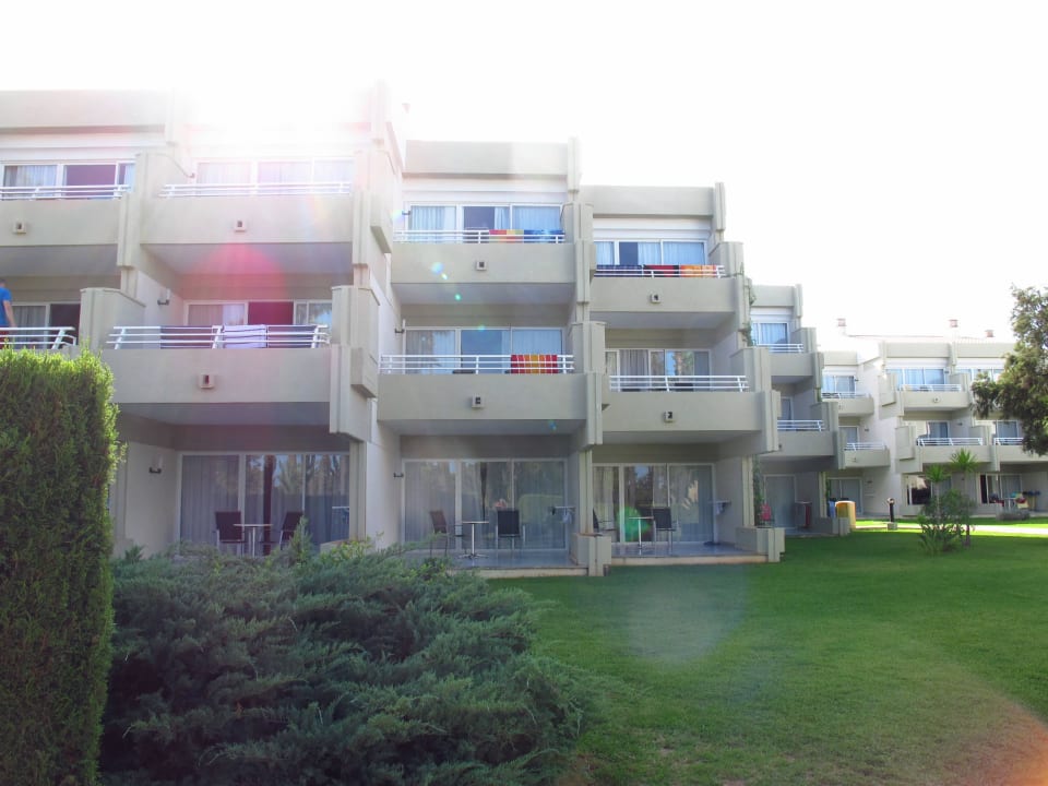 Blick auf einen Wohnblock Hipotels Mediterraneo Club