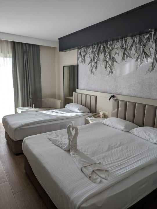 Zimmer Seaden Sea World Resort & Spa