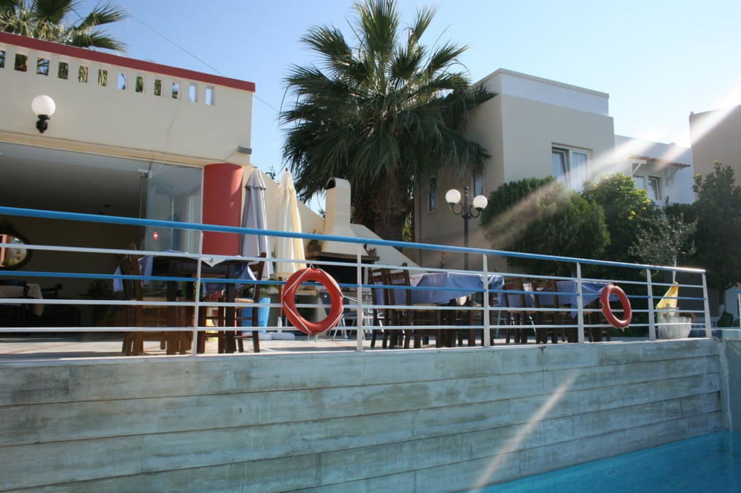 Vom Pool aus Pelagia Bay Hotel