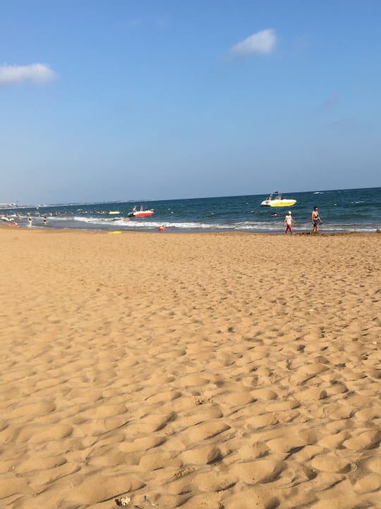 Strand Club Grand Side