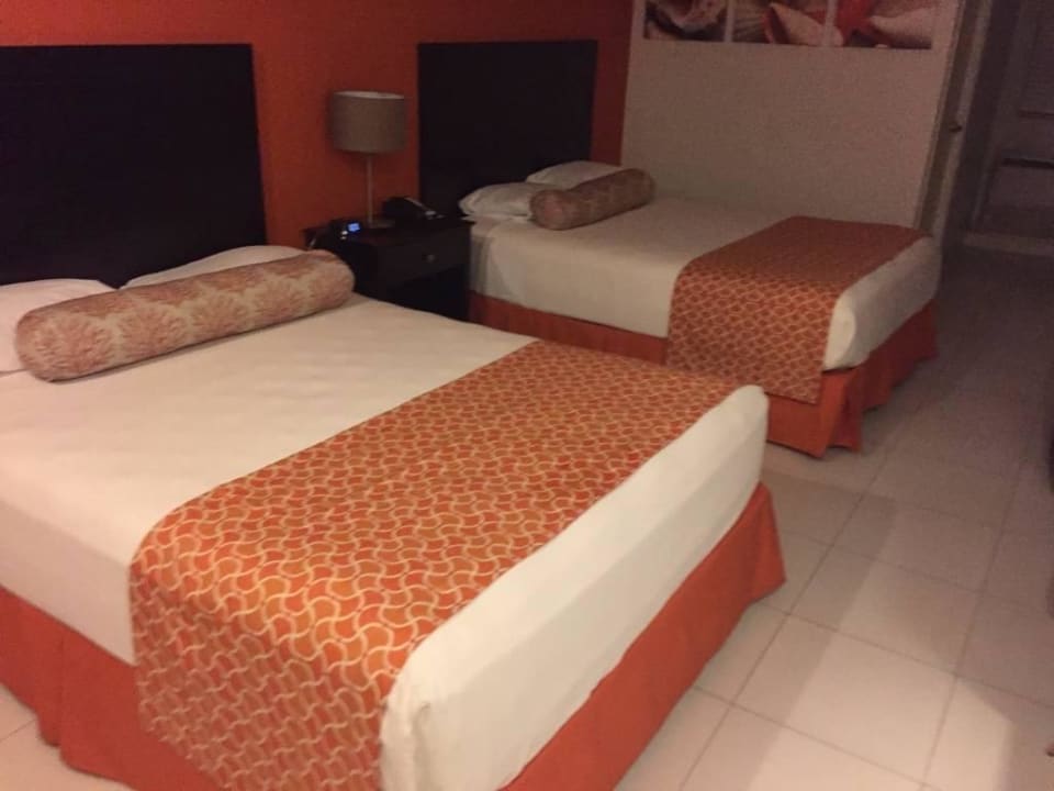 Bett Talk of the Town Hotel & Beach Club