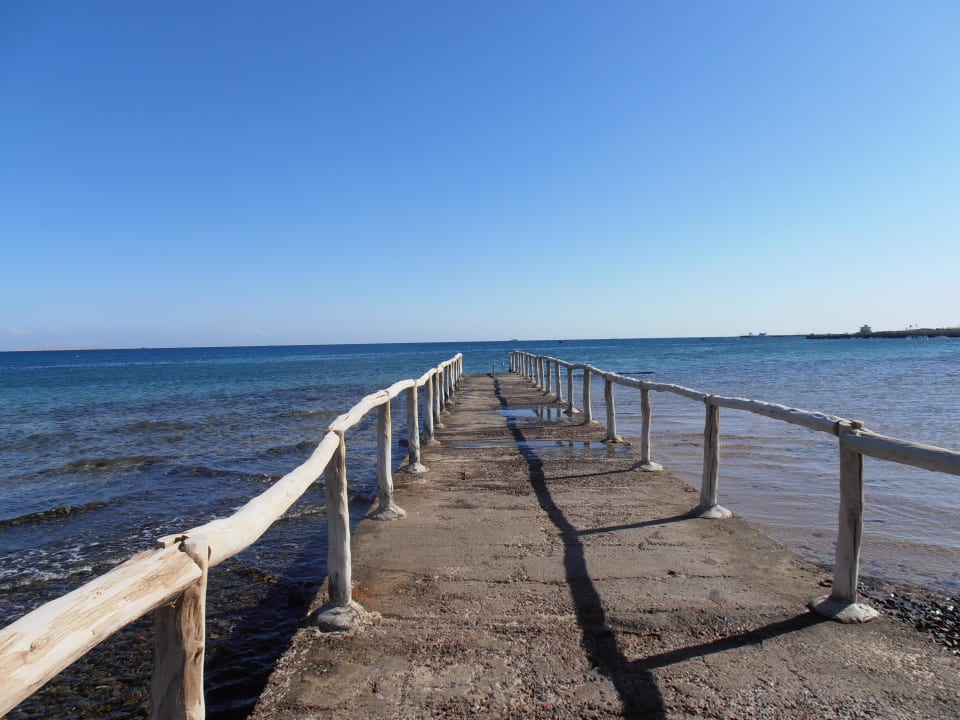 Steg ins Meer Ali Baba Palace Resort