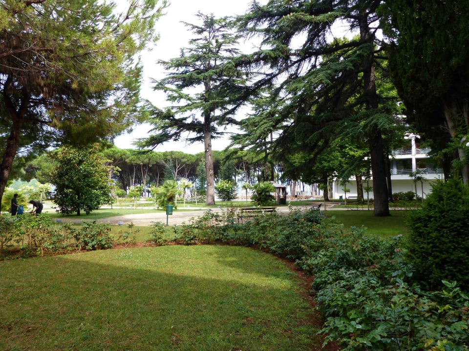 Sehr schöne Gartenanlage ! Falkensteiner Hotel Adriana