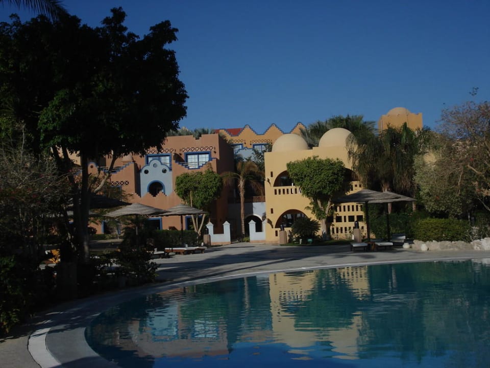 Um den Pool Grand Makadi