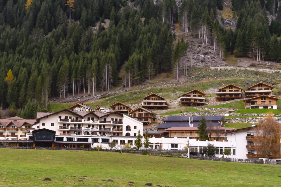 Außenansicht Alphotel Tyrol