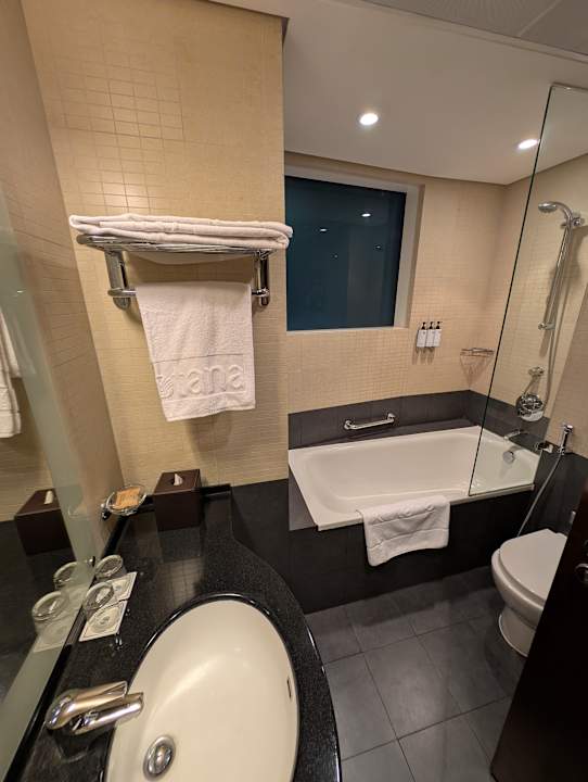 Zimmer Rose Rayhaan by Rotana