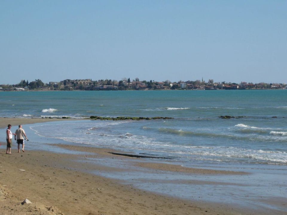 Eigener Sandstrand mit Blick auf Side PALOMA Perissia