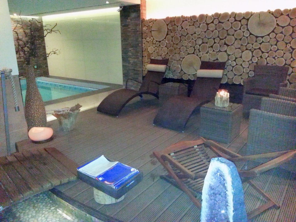 Schwimmbecken Best Western Hotel Hohenzollern