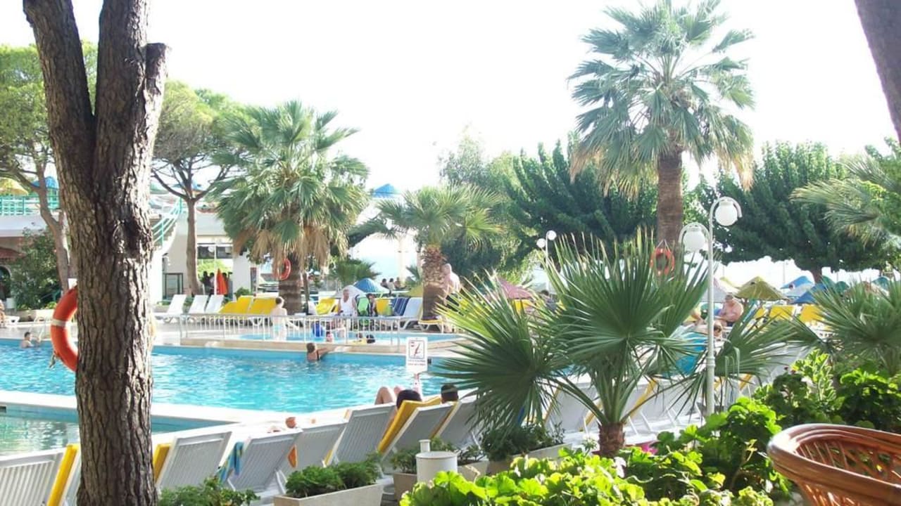 Pool Hotel Grand Efe