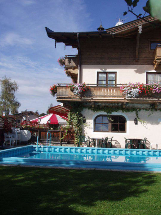 Garten Ferienhotel Alpenhof Aurach