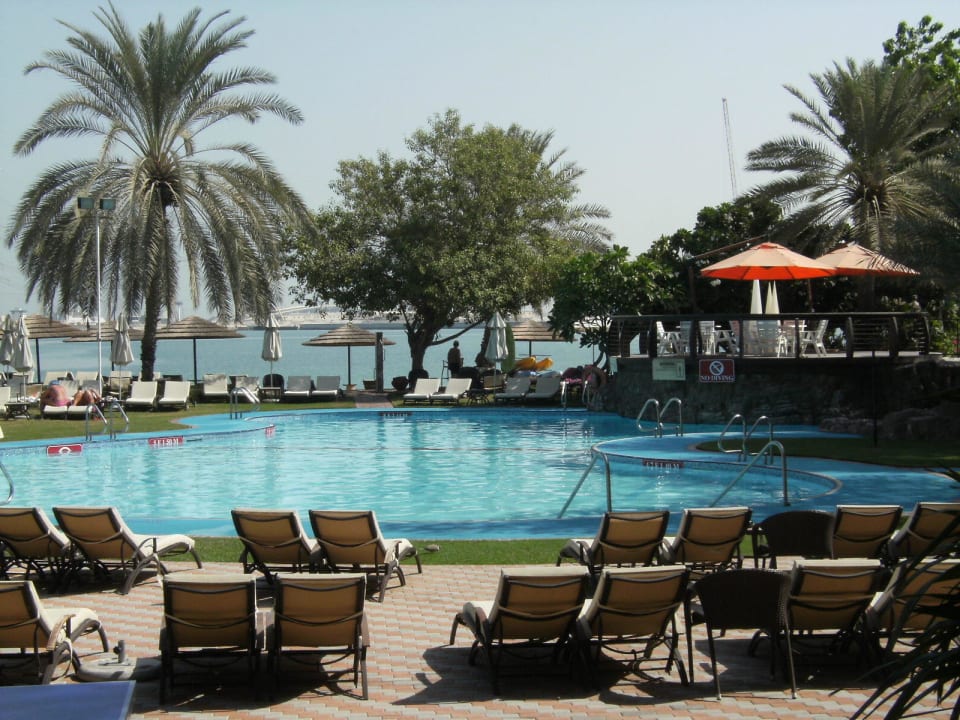 Immer ausreichend Liegen frei Le Meridien Abu Dhabi Resort