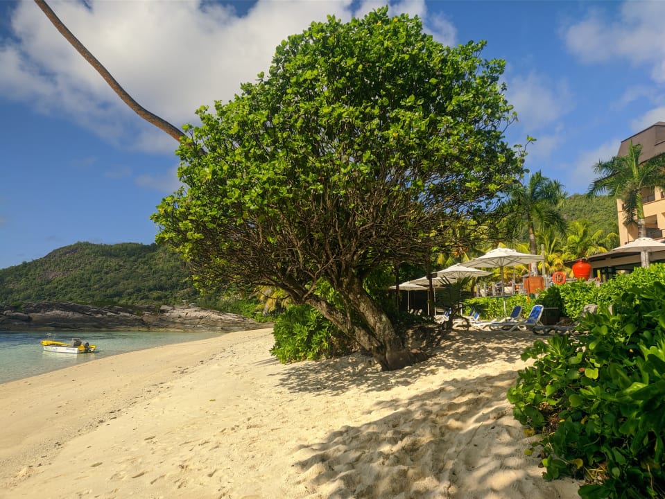 Strand DoubleTree by Hilton Seychelles - Allamanda Resort and Spa