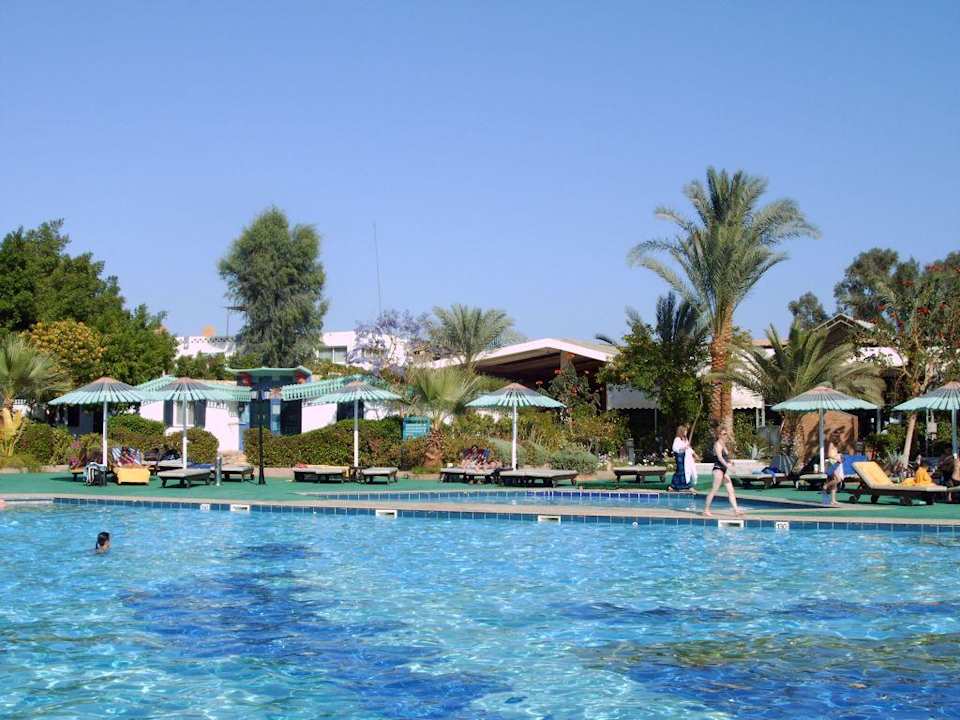 Blick vom Pool zum Speiserestaurant Ghazala Beach
