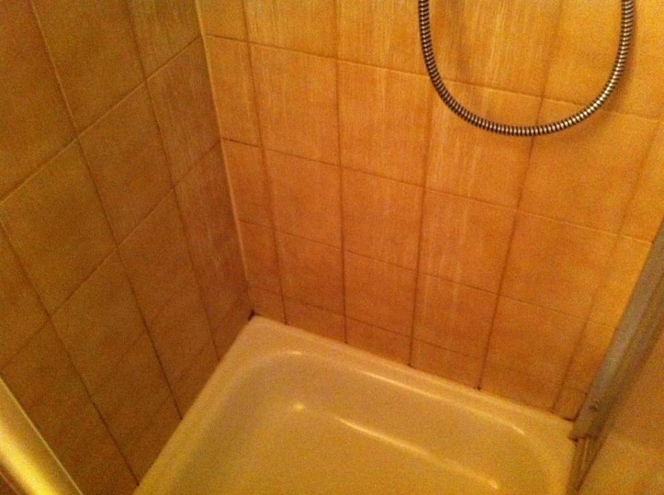 Bad Zimmer 213 Hotel Vier Jahreszeiten