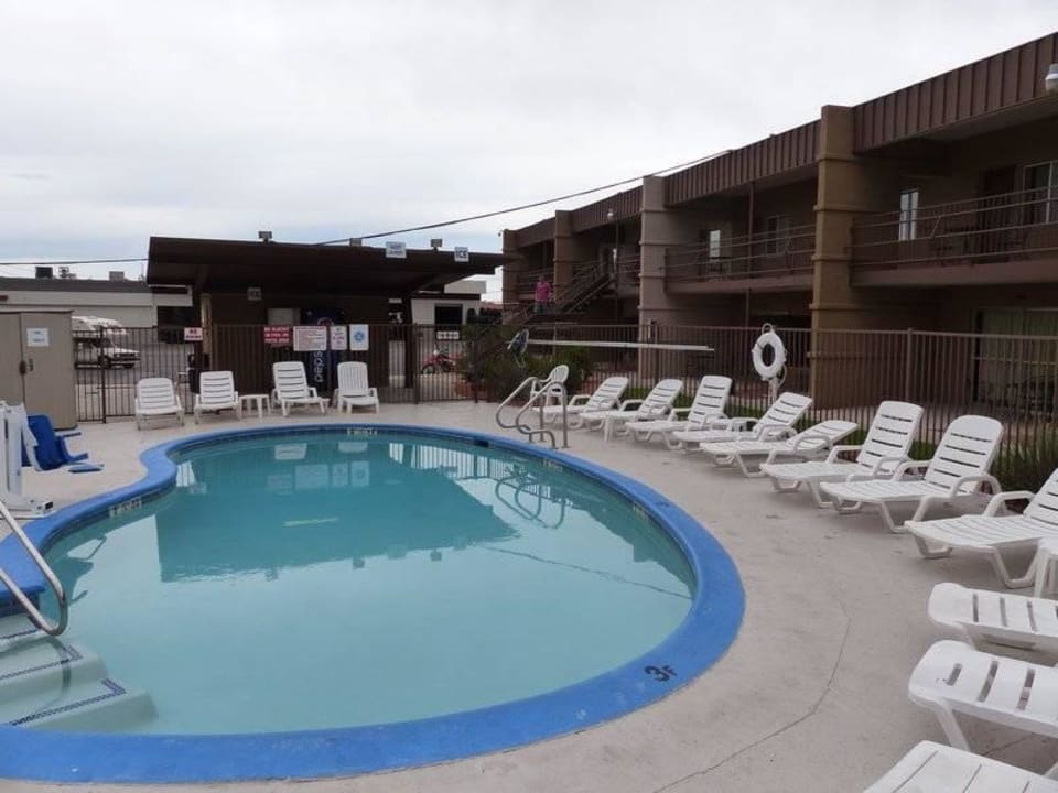 Pool Rodeway Inn Page Near Lake Powell