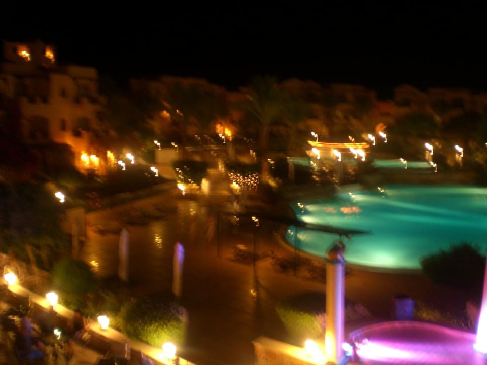 Pool bei Nacht Steigenberger Coraya Beach - Adults only