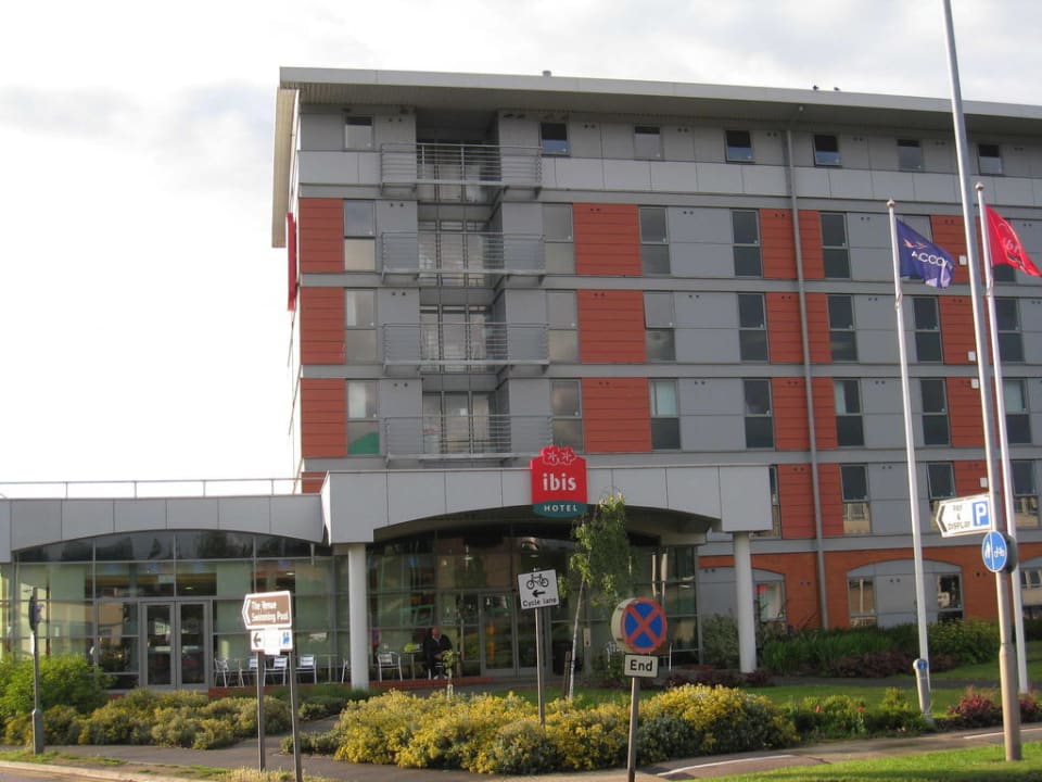 Außenansicht Hotel Ibis Borehamwood